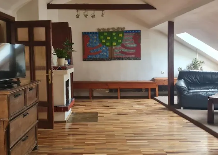 Regina House- Sv. Mikalojaus 13